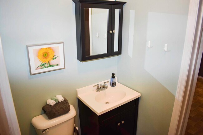 Photo - 520 S College Ave