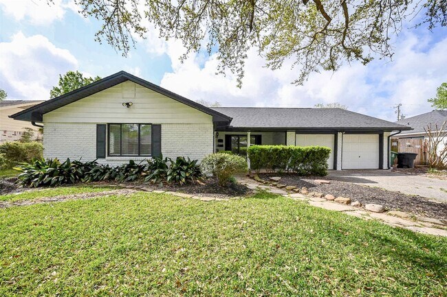 Building Photo - 9535 Meadowbriar Ln