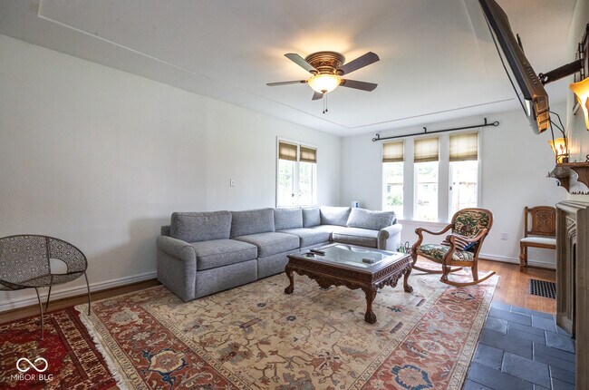 Photo - 3605 Hemlock Ave