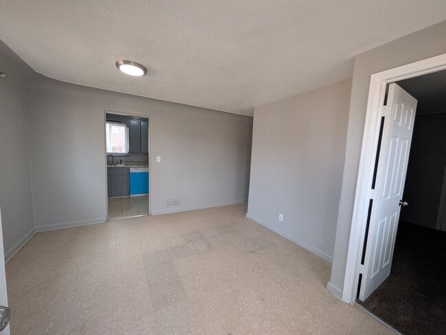 Photo - 1310 N Moline St