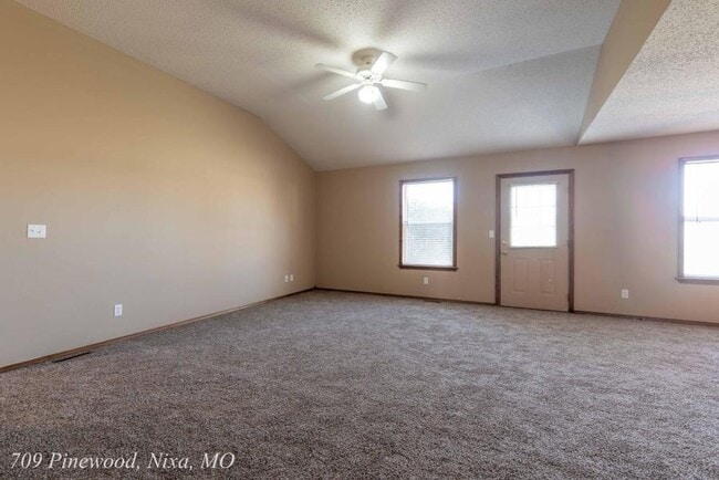 Photo - Great 3 BR 2 BA home close to Matthews Elementary and Nixa High School