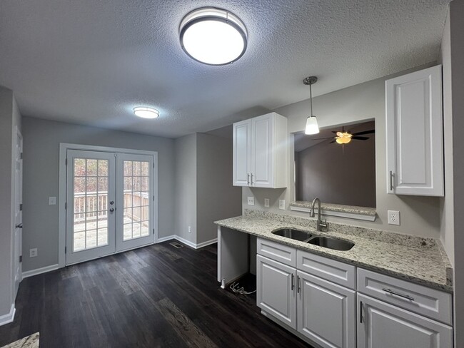 Photo - 98 Blue Springs Way