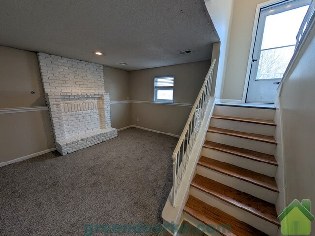 Photo - 823 S Lindenwood Dr