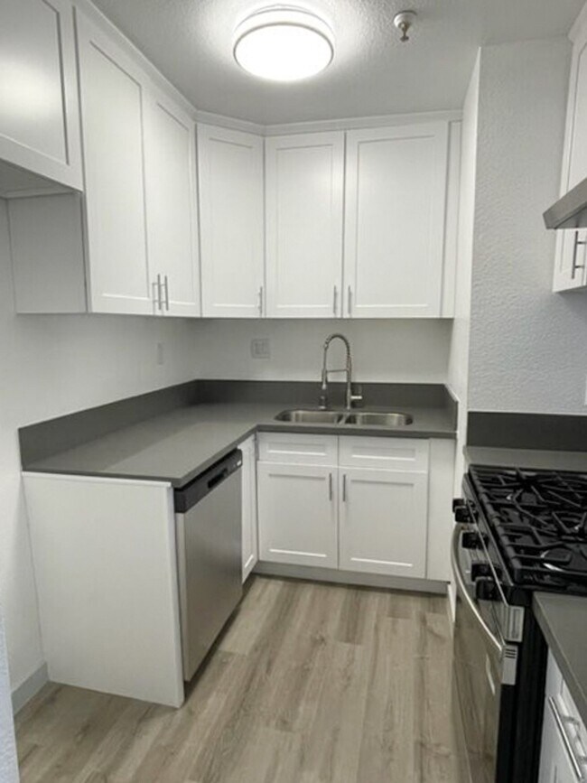 Photo - 12020 Grevillea Ave