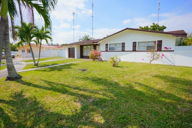 Photo - 135 NW 208th St