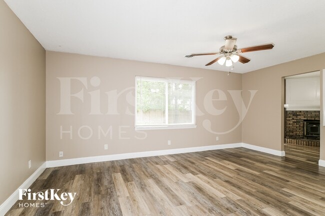 Photo - 11 S Lang Dr