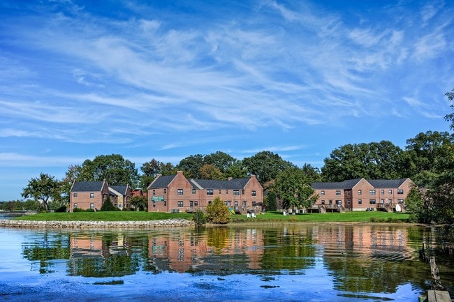 Stansbury Manor - Stansbury Manor Apartments