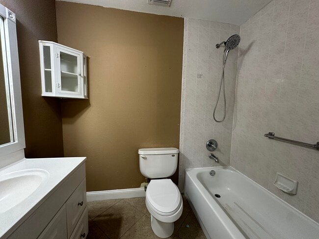 Photo - 461 SE Skipper Ln