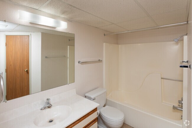 1BR, 1BA - 735SF