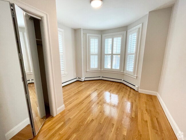 Building Photo - 130 P St Unit 1 Rental