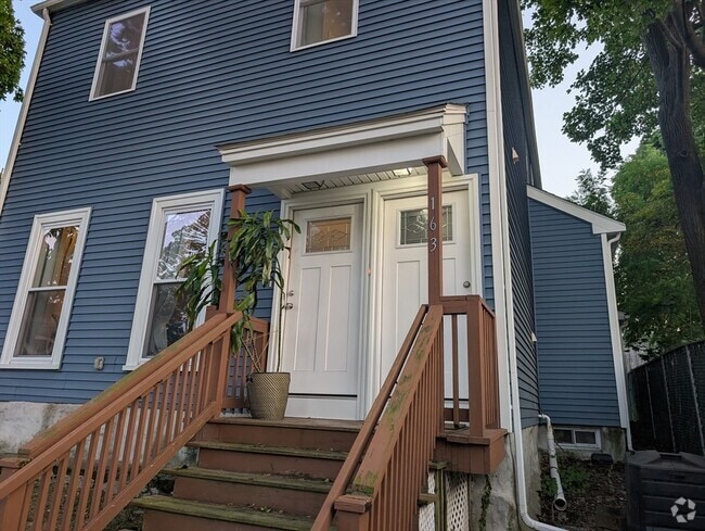 Building Photo - 163 Ferry St Unit 2 Rental