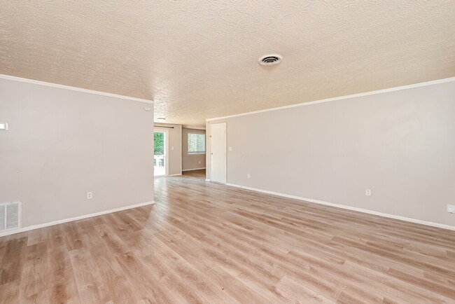 Photo - 1860 Suwanee Ridge Ct NW