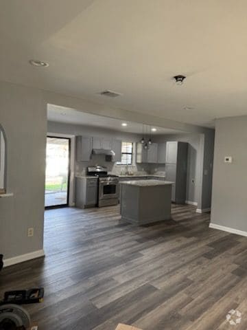 Building Photo - 6919 Biscayne Dr Rental