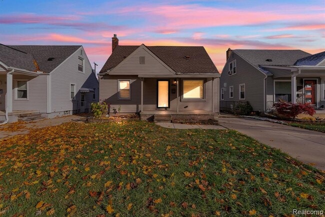 Building Photo - 3237 Pardee Ave