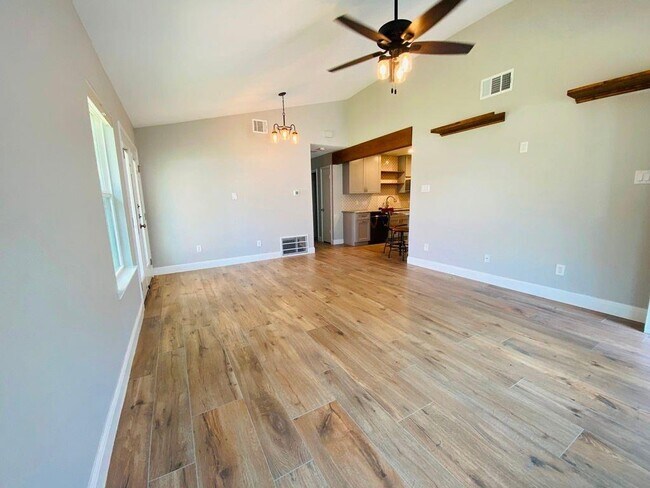 Photo - 13000 Pollard Dr