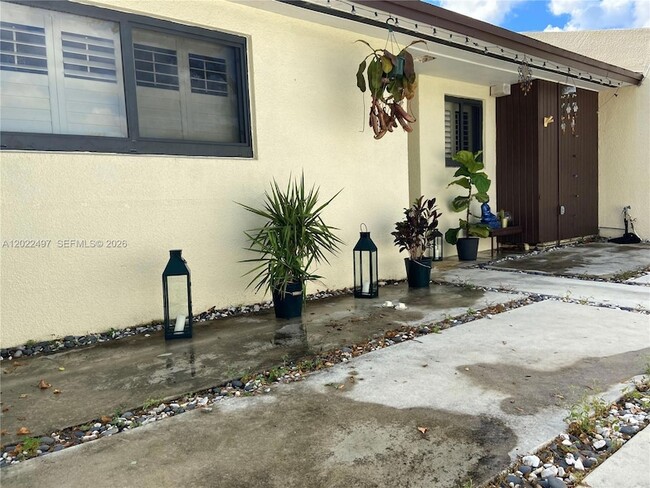 Photo - 13932 Kendale Lakes Dr