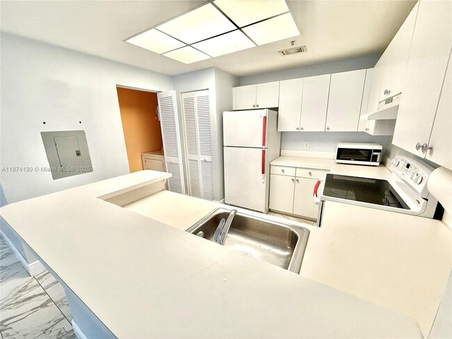 Photo - 2015 SE 10th Ave Unit 127