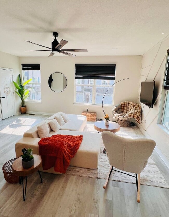 Photo - 940 Gabion Wy