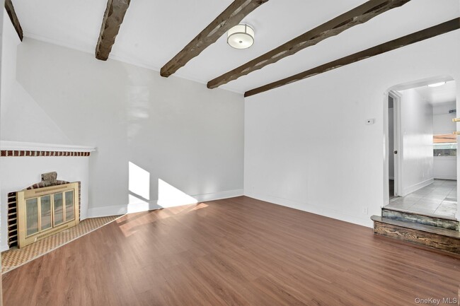 Photo - 88-33 Francis Lewis Blvd