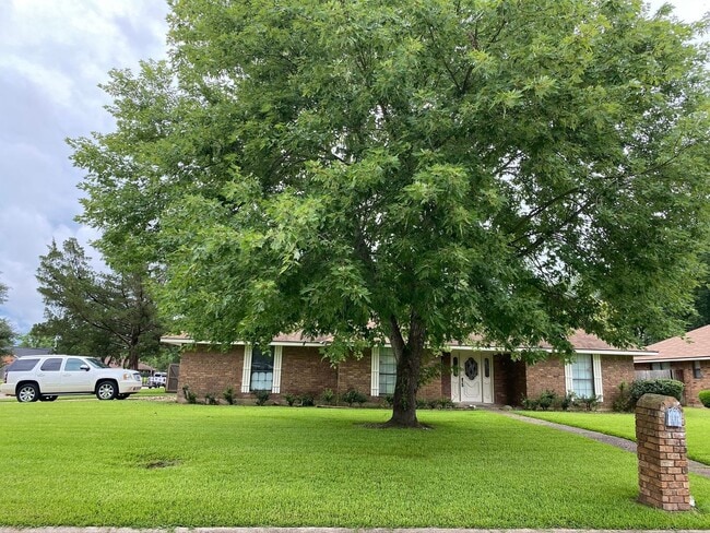 Building Photo - Brownlee Estates Unit 2528