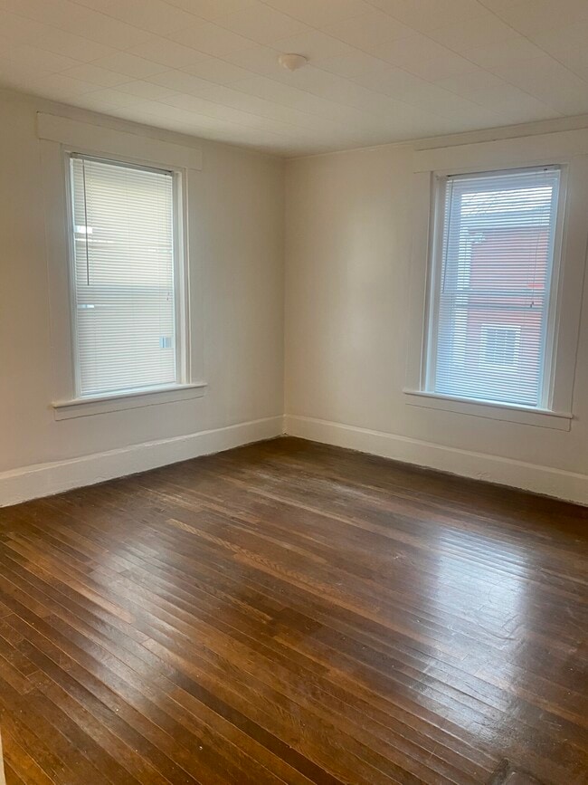 Building Photo - 7 Court St Unit 1-J Rental