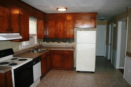 Photo - Cute 2 bedroom Ranch home in Hendersonville!