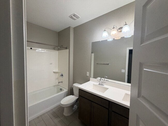 Building Photo - 40946 W Hillman Dr