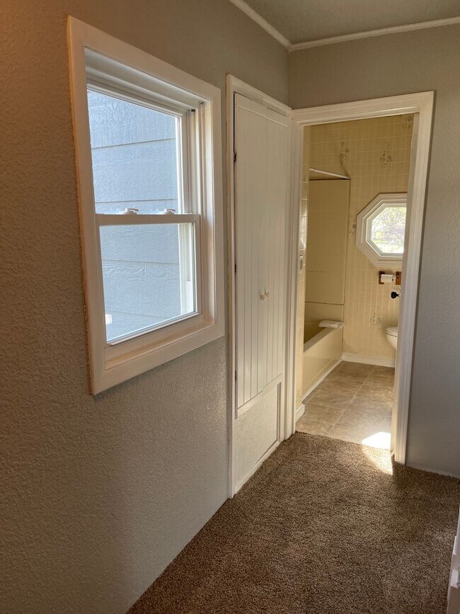 Charming Home in Abilene! Rental House Rental in Abilene, KS