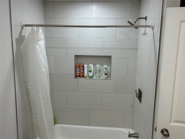 Photo - 624 Stevens Ln