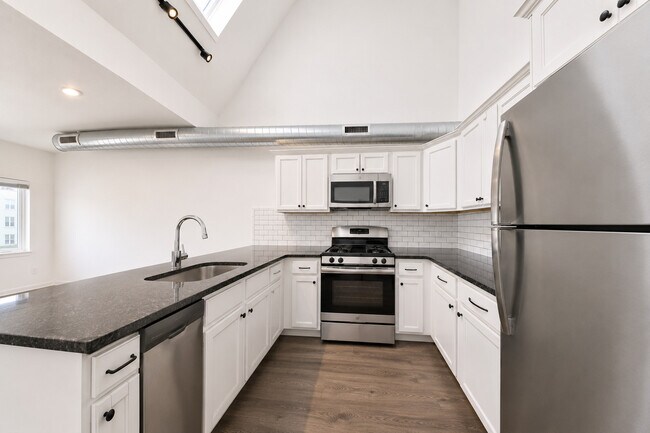 Photo - 6615 Ridge Avenue