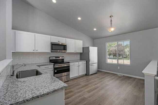 Photo - 135 Schirmer Pkwy