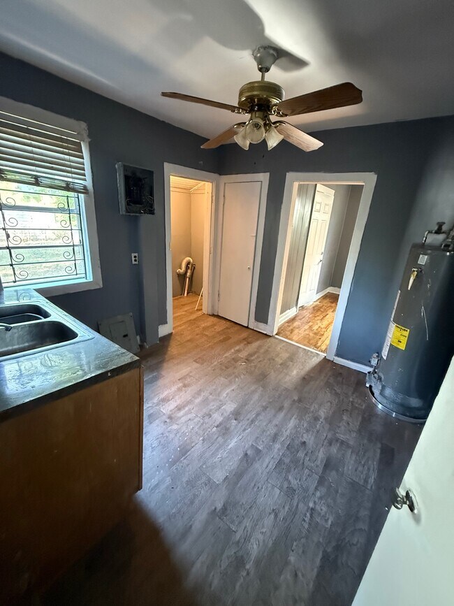 Photo - 2028 Lee Terrace SW