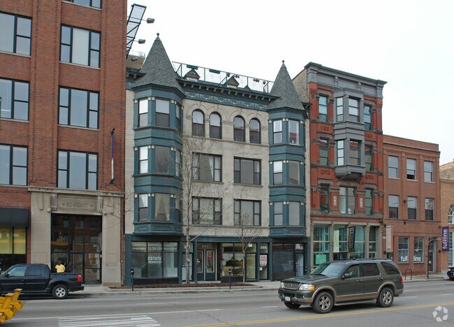 Photo - 351-355 W Chicago Ave