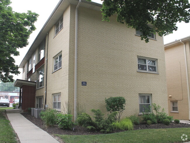 Building Photo - 10519 S Artesian Ave Unit 1E Rental