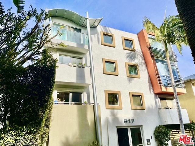 Building Photo - 917 2nd St Unit 305