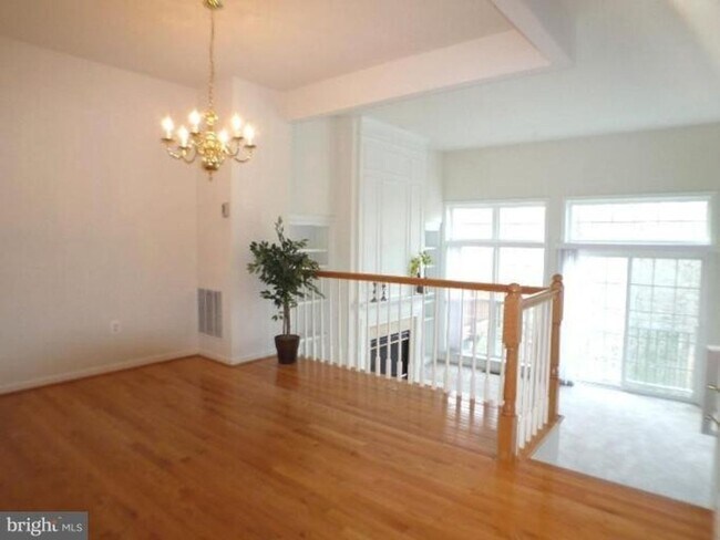 Photo - Large Townhome Silver Spring