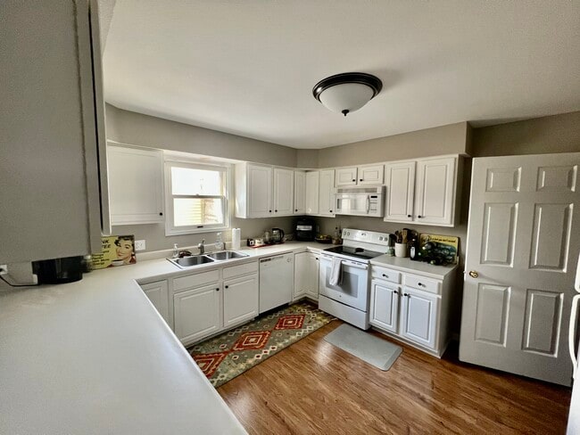 Photo - 2416 Eaton Ave