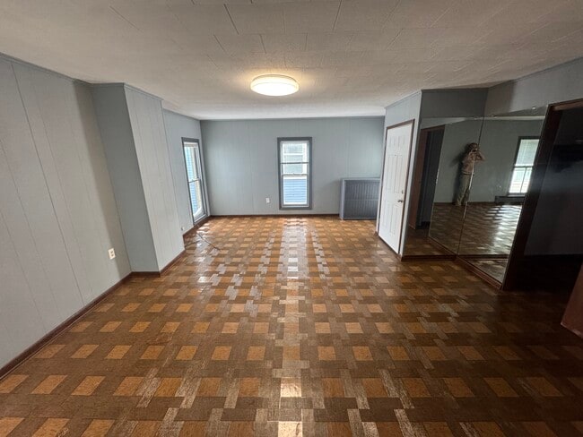 Living room - 109 Plymouth Ave Unit 2