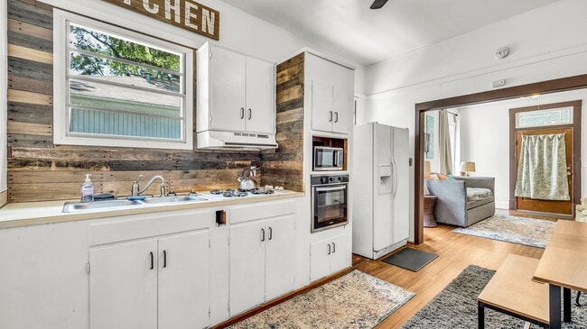Photo - 1806 17th Ave