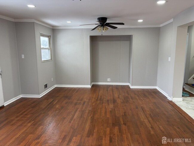 Photo - 162 Holly St