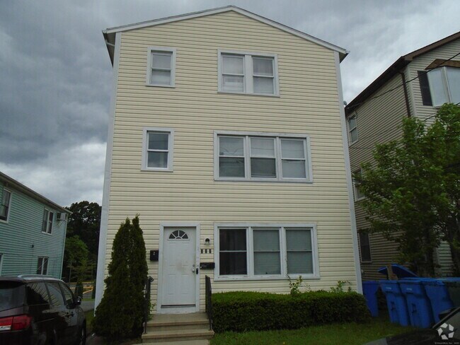 Building Photo - 327 Augur St Unit 2 Rental