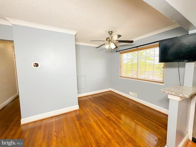 Photo - 3217 St Lukes Ln