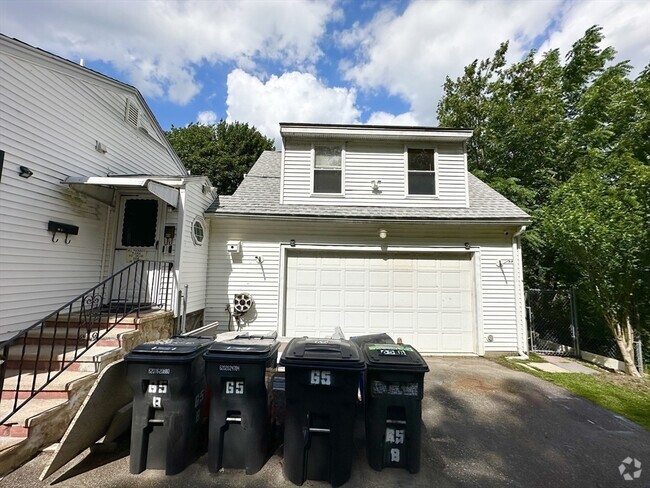 Building Photo - 65 Freeman St Unit B Rental