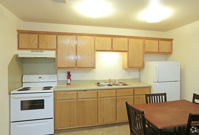 1BR-1BA Center - Bryce Avenue Apartments