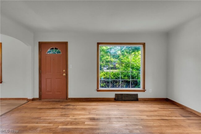 Photo - 14404 Rockside Rd