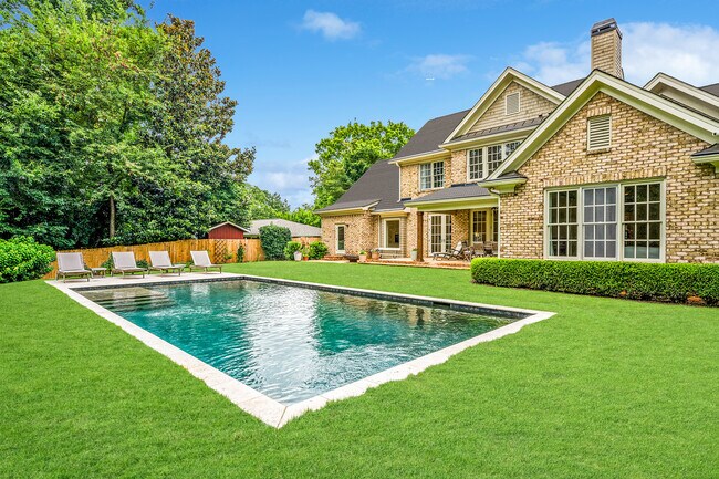 Building Photo - 1280 Becket Dr NE