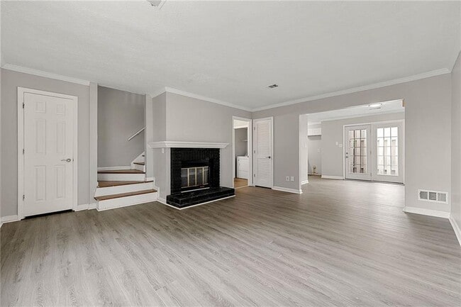 Photo - 218 Mill Creek Pl