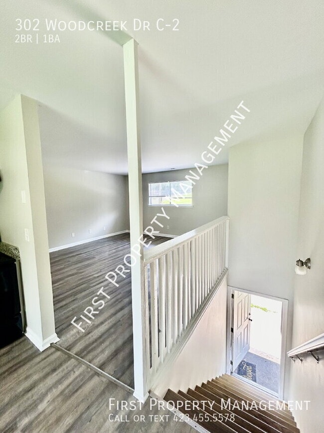 Photo - 302 Woodcreek Rd