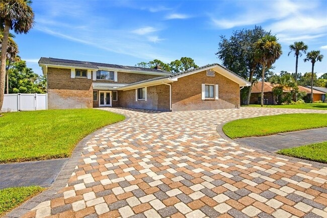 433 Pelican Bay Dr