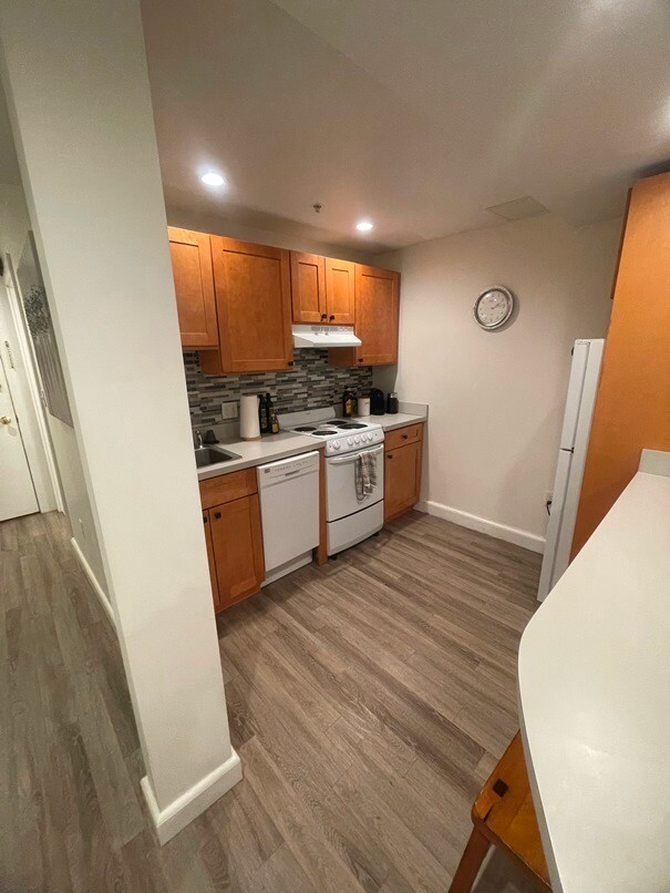Building Photo - 255 Saint Botolph St Rental